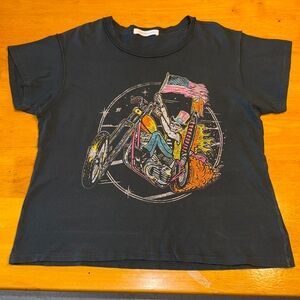 Daydreamer Keep On Rollin t-shirt. Size Medium.
Made in the USA